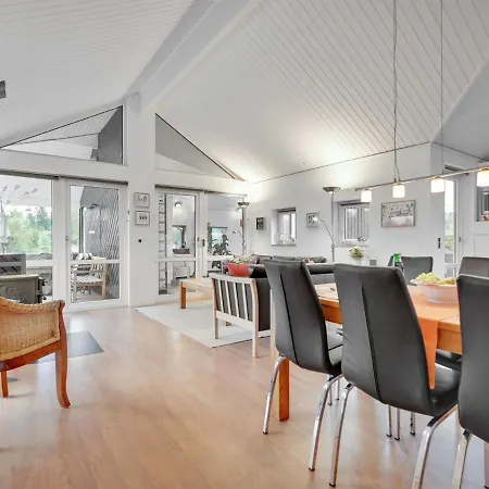 Holiday home Athisl - 800m From The Sea In Djursland And Mols By Interhome *