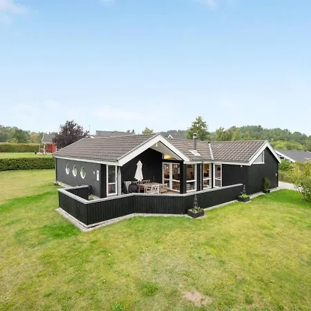 Athisl - 800m From The Sea In Djursland And Mols By Interhome * Ebeltoft