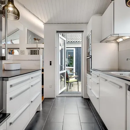 Athisl - 800m From The Sea By Interhome *