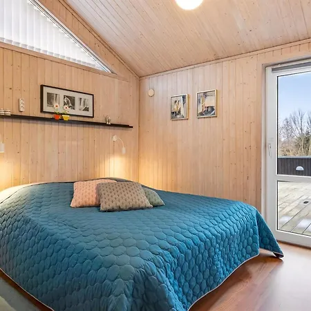 Athisl - 800m From The Sea By Interhome